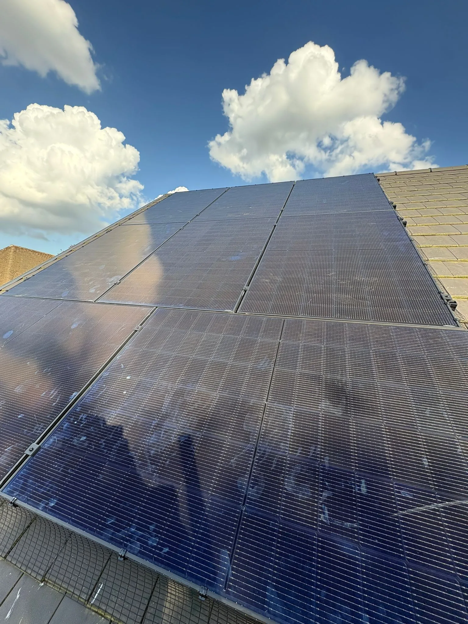 Solar panels on a home roof in Birmingham: 20 panels, 9.5 kWp