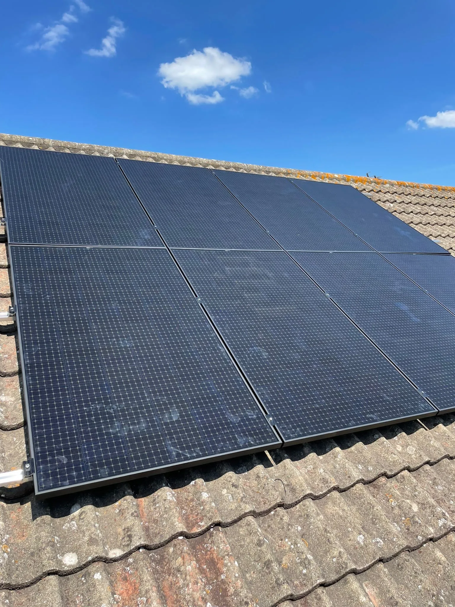 Solar panels on a home roof in South Gloucestershire: 16 panels, 6 kWp