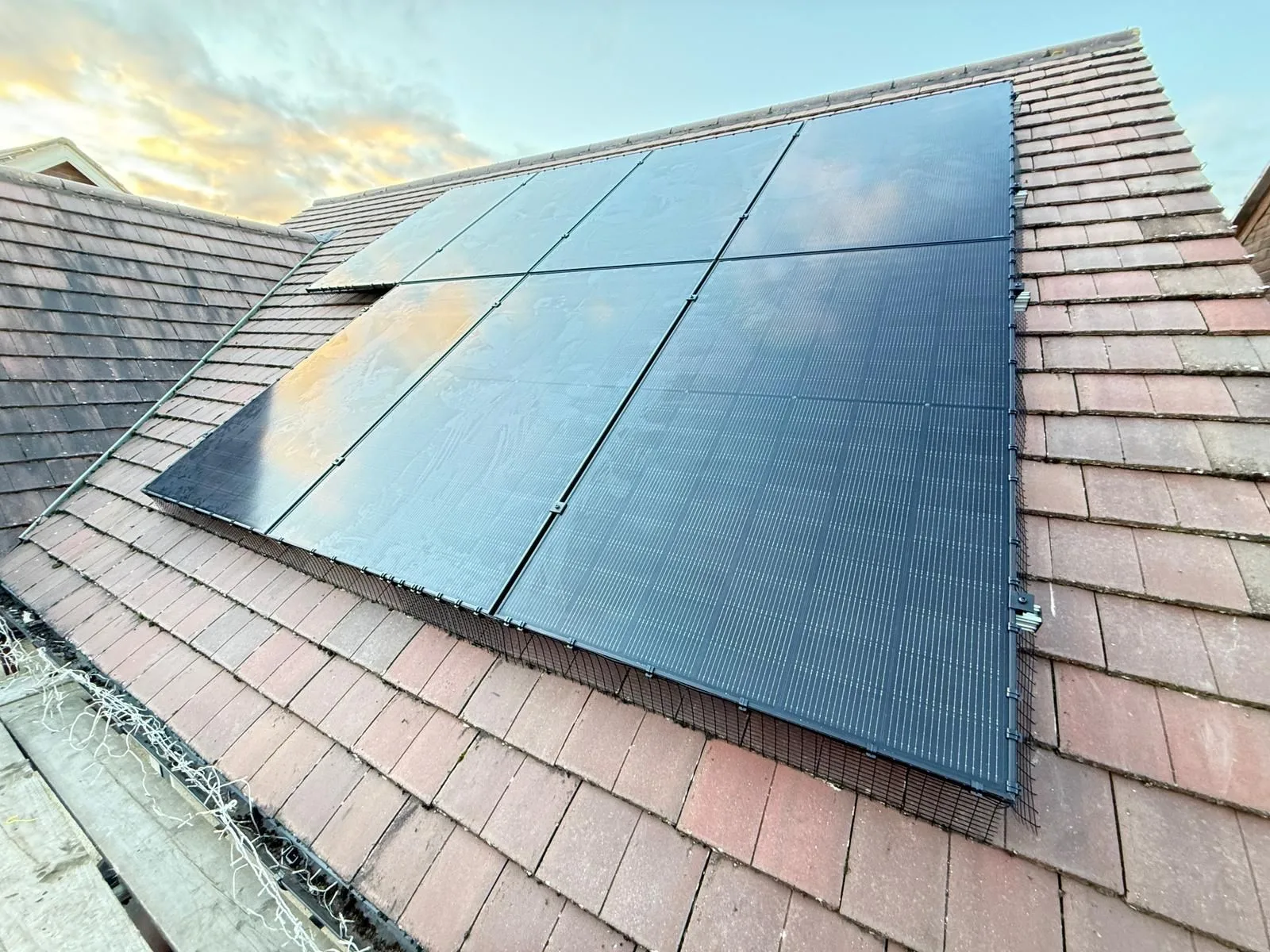 Solar panels on a home roof in Coventry: 15 panels, 7.5 kWp