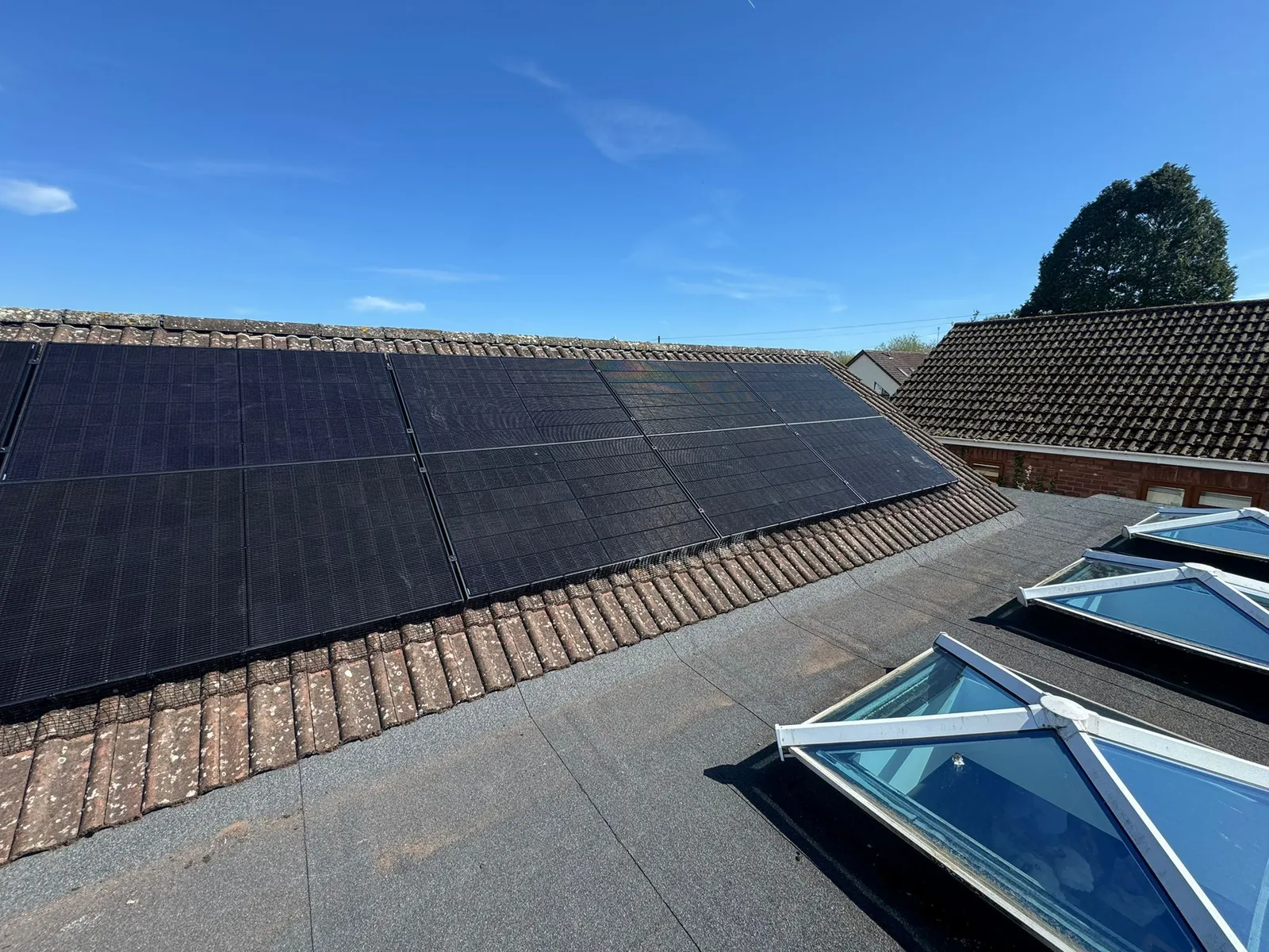 Solar panels on a home roof in Coventry: 16 panels, 7.6 kWp