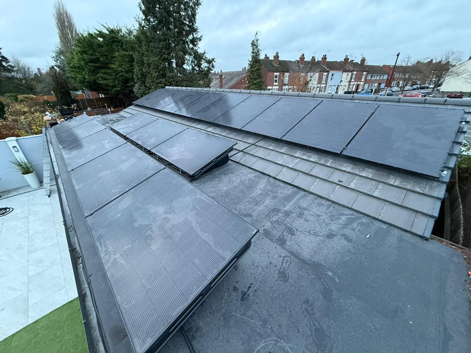 Solar panels on a home roof in Coventry: 18 panels, 8.55 kWp