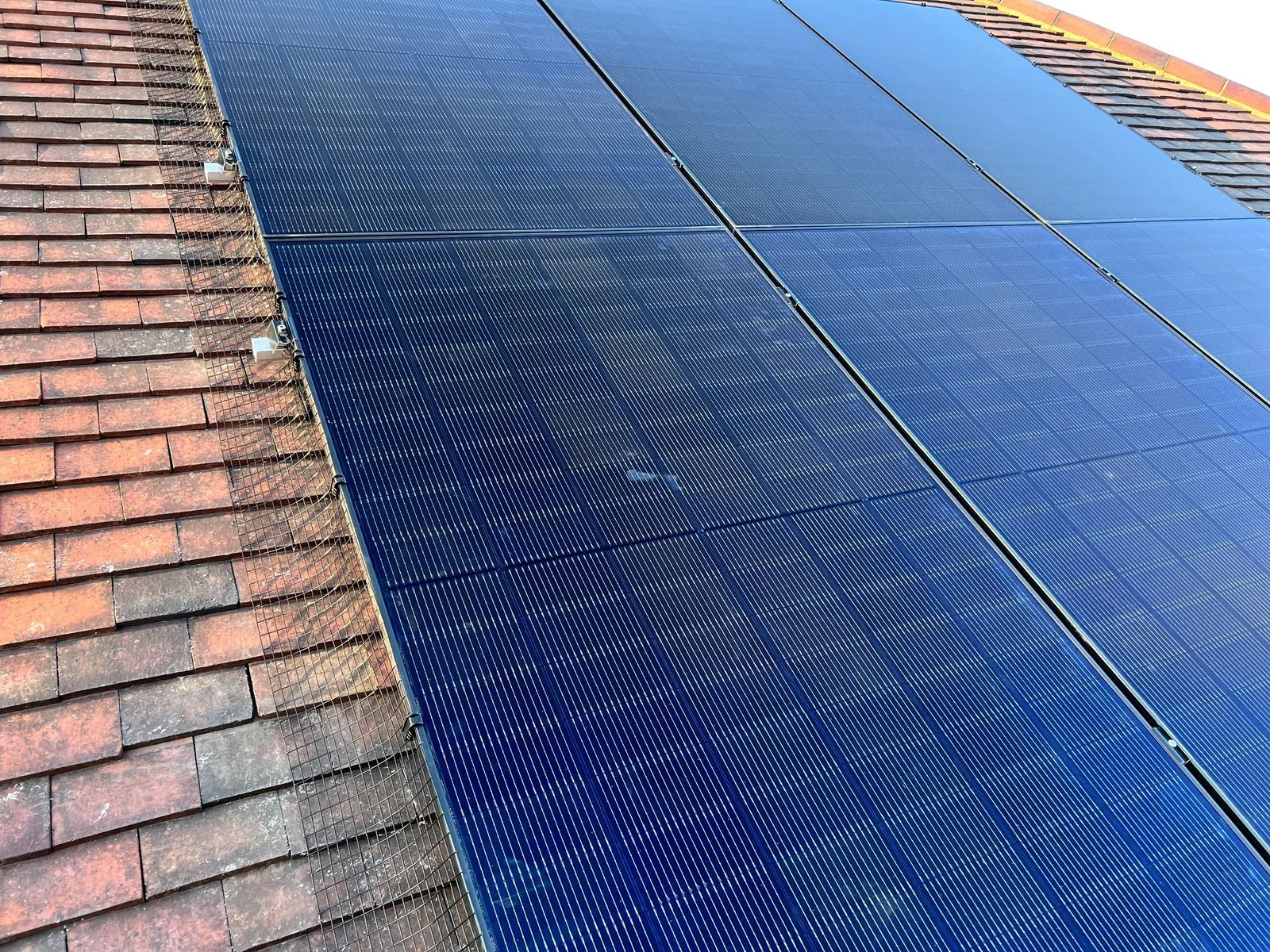Solar panels on a home roof in Thurrock, Essex: 14 panels, 6.3 kWp