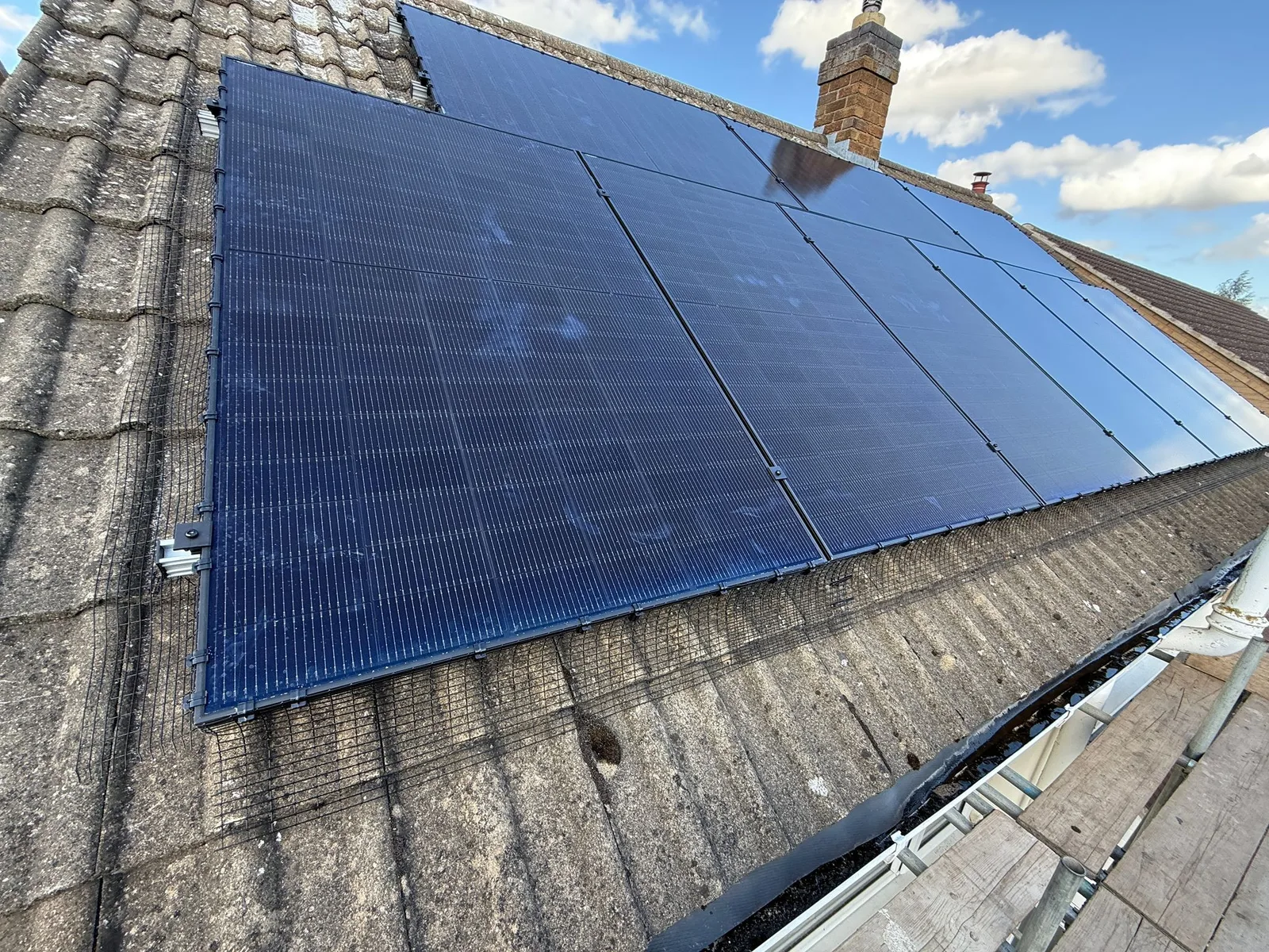 Solar panels on a home roof in Leicestershire: 9 panels, 4.5 kWp