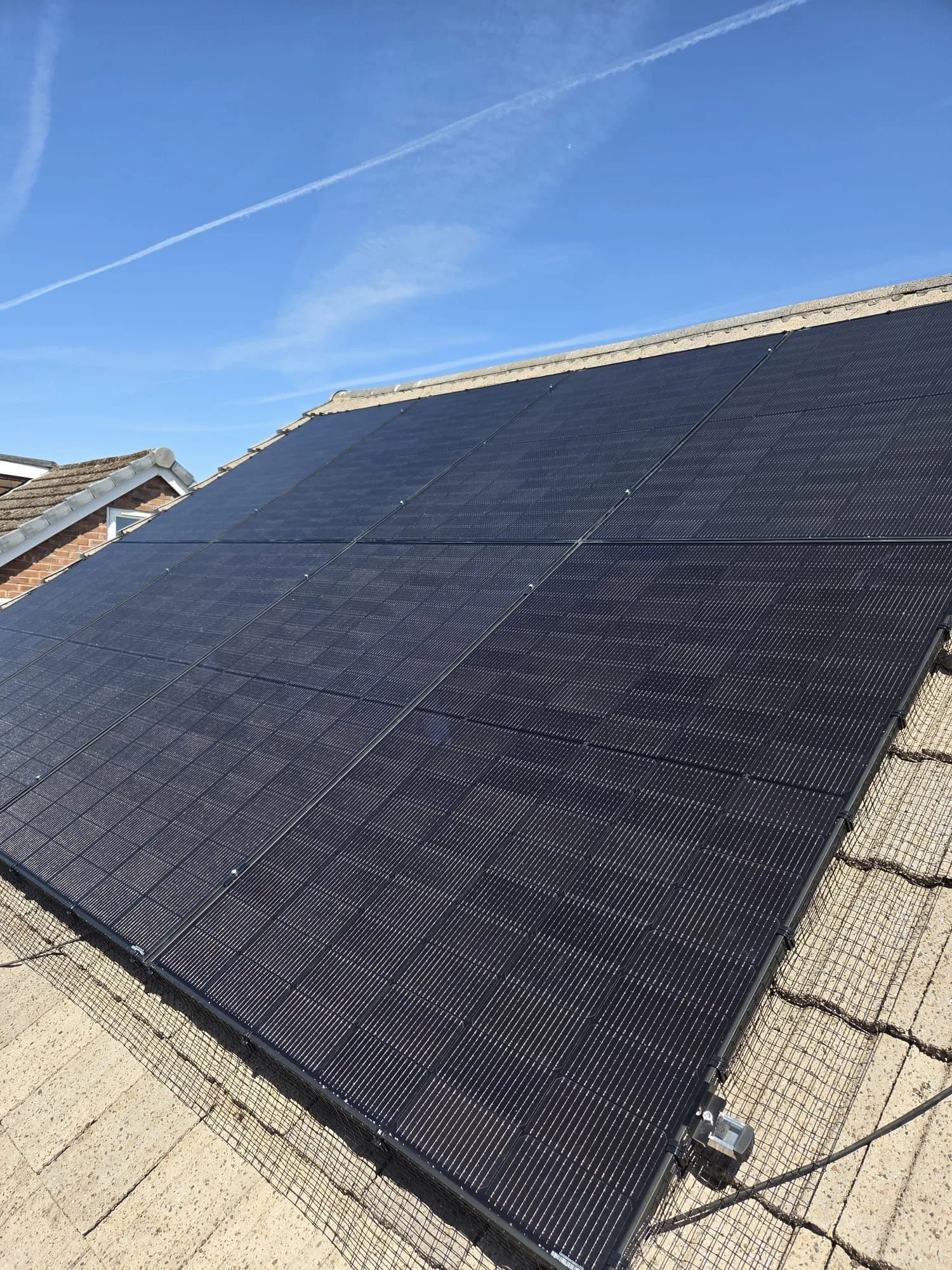 Solar panels on a home roof in Merseyside: 16 panels, 7.2 kWp