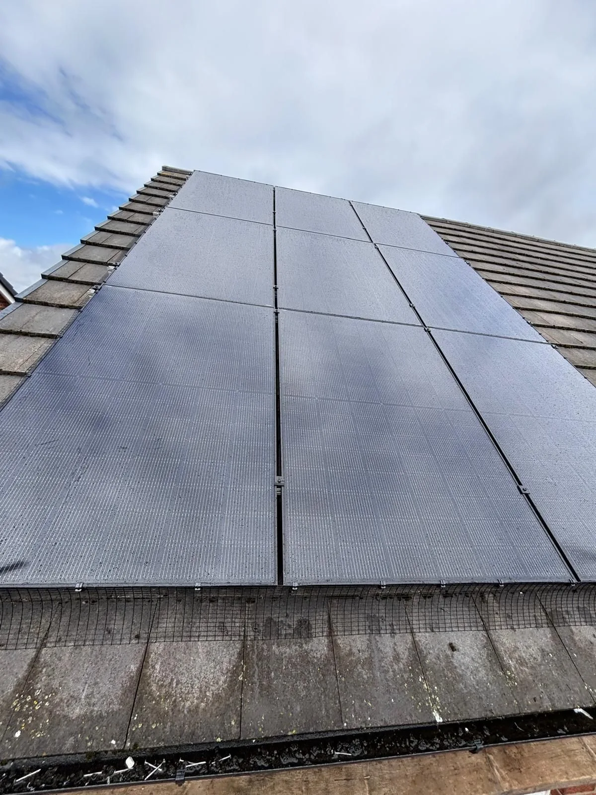 Solar panels on a home roof in Merseyside: 9 panels, 4.275 kWp