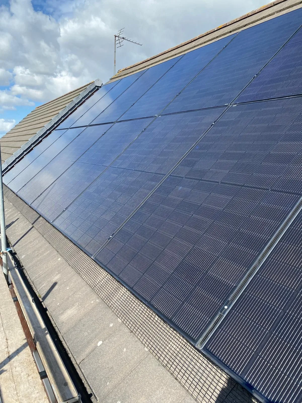 Solar panels on a home roof in Merseyside: 14 panels, 6.02 kWp