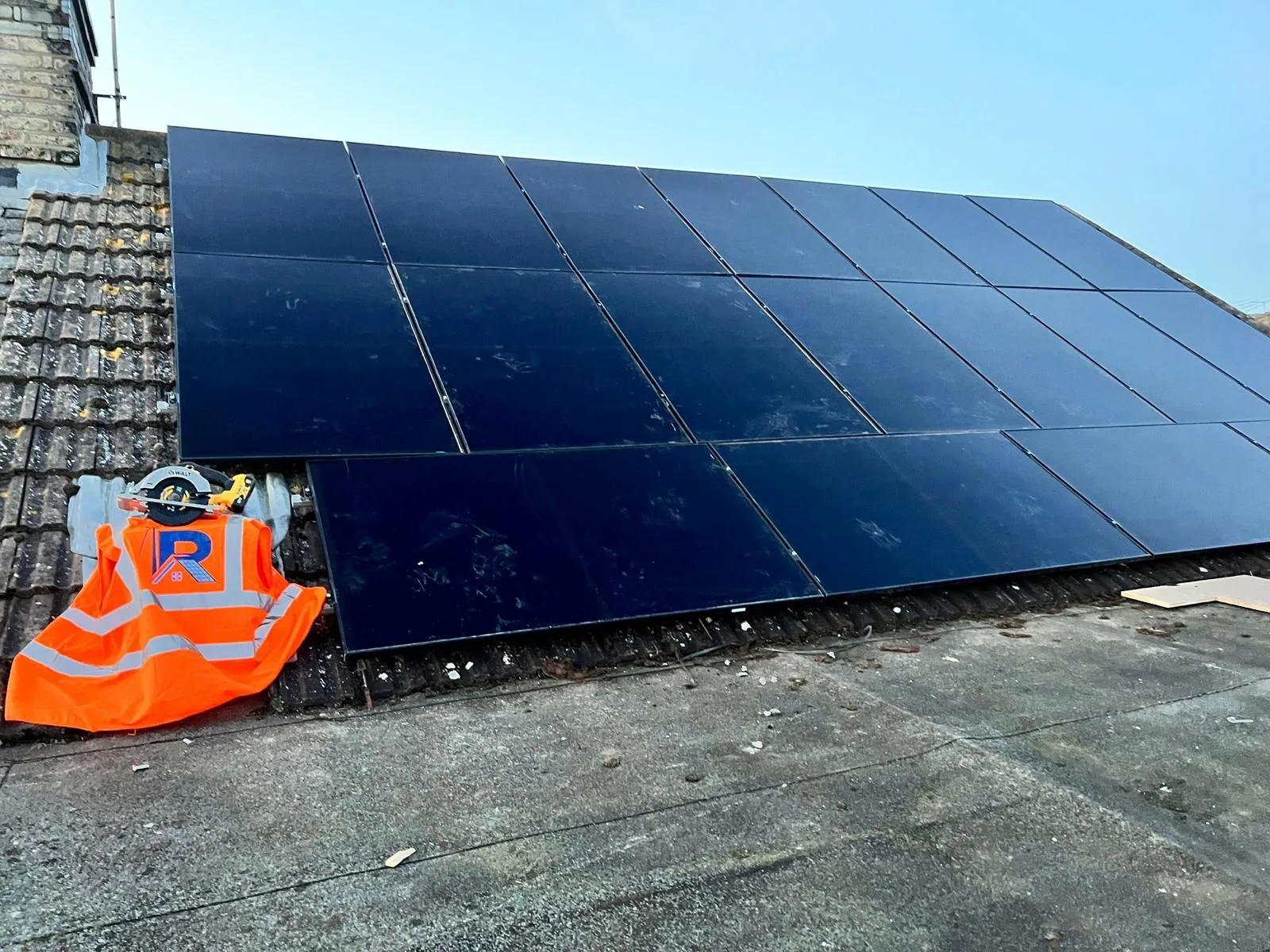 Solar panels on a home roof in Norfolk: 18 panels, 7.2 kWp