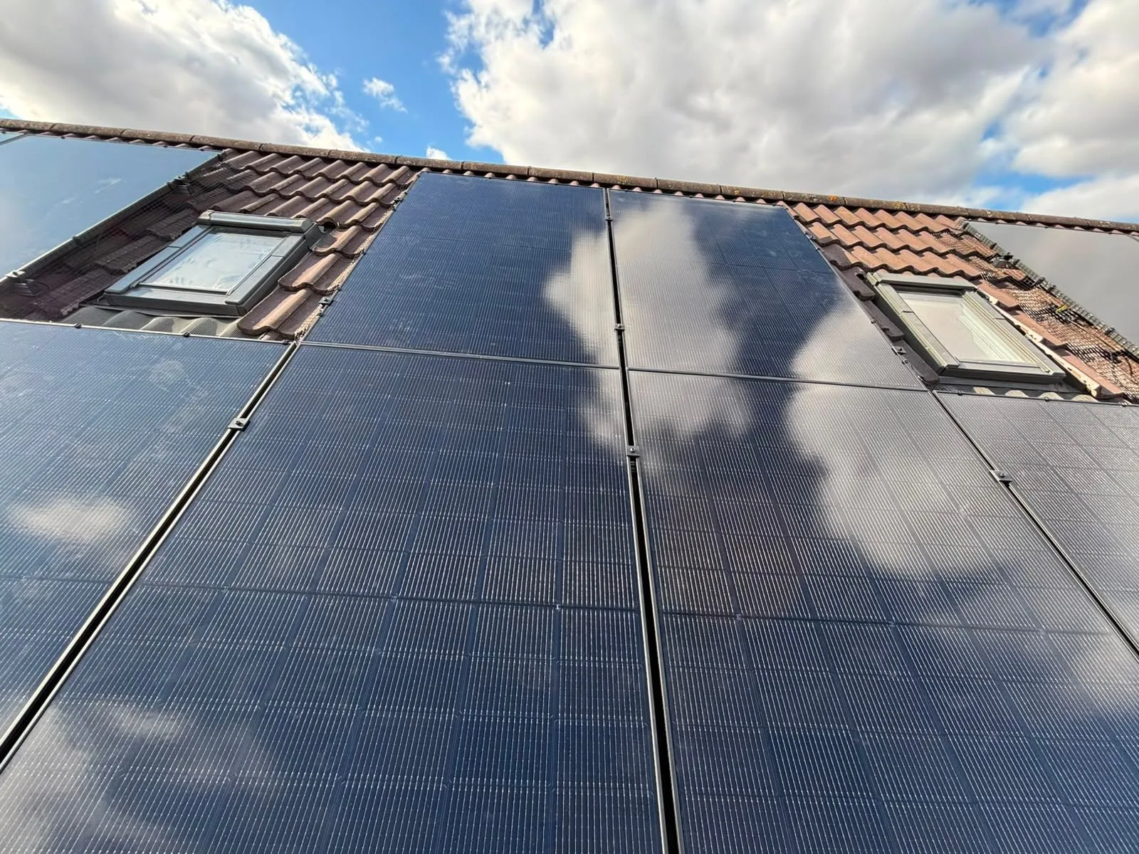 Solar panels on a home roof in Nottinghamshire: 20 panels, 9.5 kWp