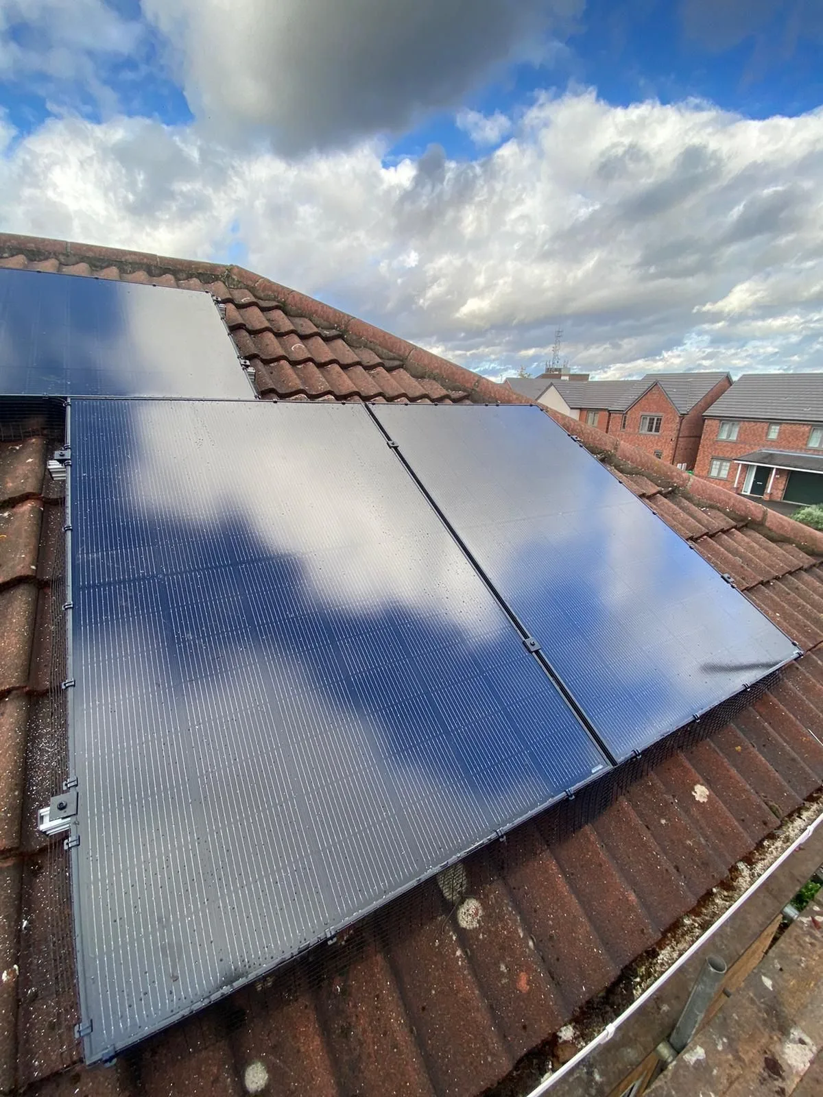 Solar panels on a home roof in Nottinghamshire: 15 panels, 7.125 kWp